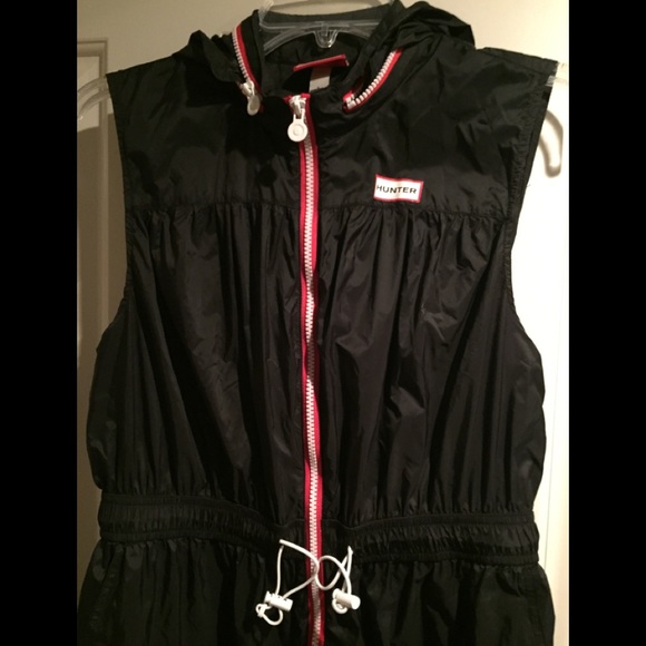 sleeveless rain jacket